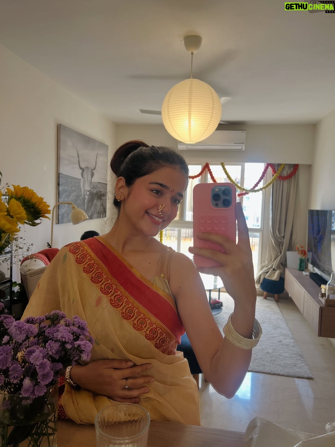 vishakha pandey - 32K Likes - This one right here? My absolute fav of the lot! 💕🙈
.
.
.
#vishakhapandey #saree #sarees #sareelove #ootd #favourite