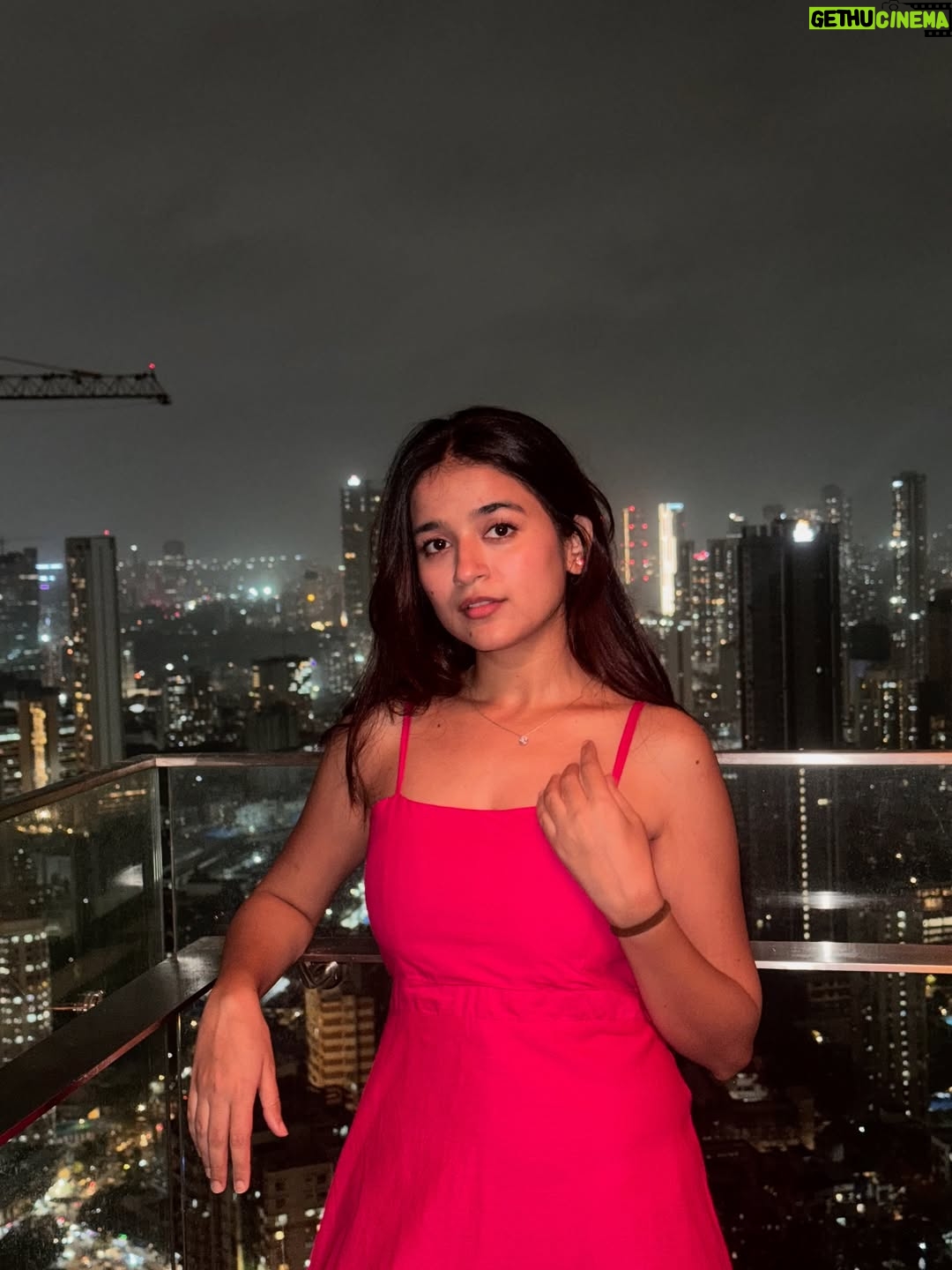 vishakha pandey - 18.3K Likes - Bolo na!🩷✨
.
.
.
#vishakhapandey #skyline #mumbai