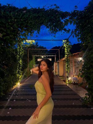 vishakha pandey Instagram - Her!🌱💚💙
.
.
.
#vishakhapandey #nature #lonavala #trip #healing