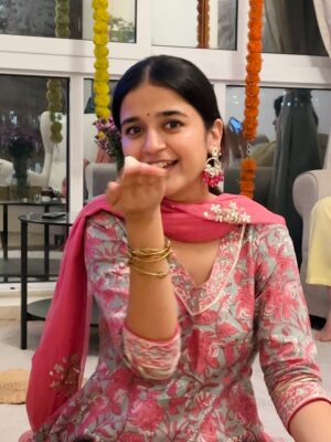 vishakha pandey Instagram - Call it my Ganpati OOTD series.💛
.
Outfit 1 : @myntra
Outfit 2 : Gifted by a friend
Outfit 3 & 7 : Chickenkaari Kirti from Lucknow local market.
Outfit 4 & 6 : Mumma’s Saree
Outfit 5 : @noor.e.kashmir
Outfit 8 : Dress from Goa’s local market paired with dupatta
Outfit 9 : Kurti bought from Sarojini and jeans is from @myzudio
Outfit 10 : @gulabi_dori
.
#vishakhapandey #lookbook #ootd #indian #indianoutfit #lookinspiration #ganpati #fashion #traditonal #traditions