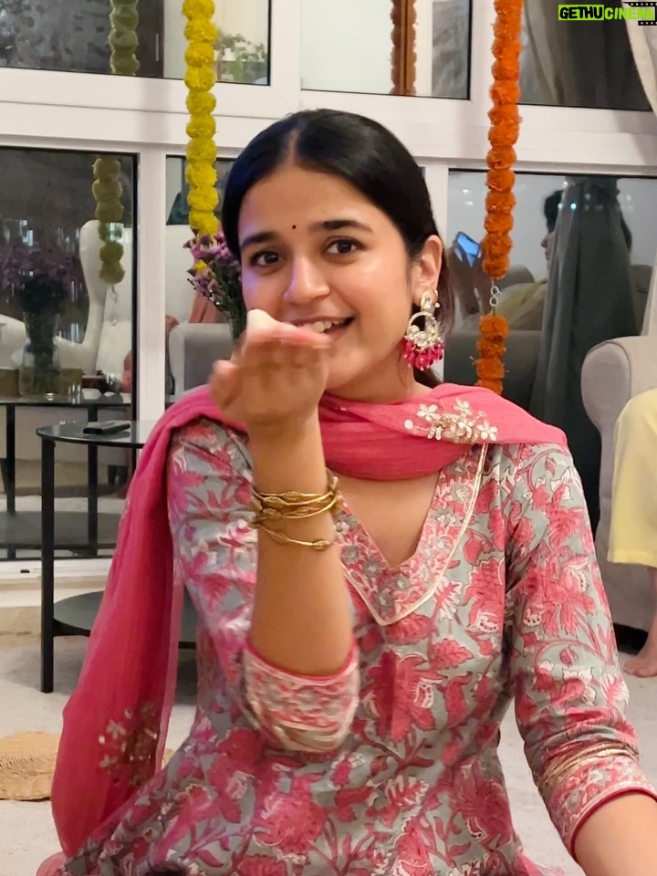 vishakha pandey - 14.8K Likes - Call it my Ganpati OOTD series.💛
.
Outfit 1 : @myntra 
Outfit 2 : Gifted by a friend
Outfit 3 & 7 : Chickenkaari Kirti from Lucknow local market.
Outfit 4 & 6 : Mumma’s Saree
Outfit 5 : @noor.e.kashmir 
Outfit 8 : Dress from Goa’s local market paired with dupatta
Outfit 9 : Kurti bought from Sarojini and jeans is from @myzudio 
Outfit 10 : @gulabi_dori 
.
#vishakhapandey #lookbook #ootd #indian #indianoutfit #lookinspiration #ganpati #fashion #traditonal #traditions