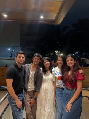 vishakha pandey Instagram - Just a little visual chaos!🌻
.
.
.
#vishakhapandey #photodump #july #dump