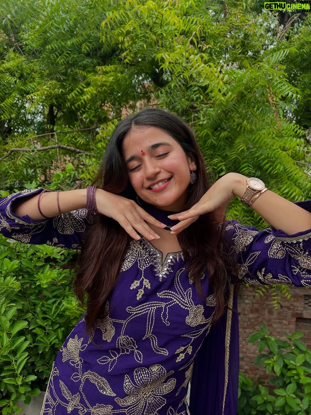 vishakha pandey - 17.2K Likes - Happy Rakshabandhan❤️🫂

Outfit : @madcapbypsofficial 💜

#vishakhapandey #rakshabandhanspecial #rakshabandhan2025 #siblings #bhaibehen