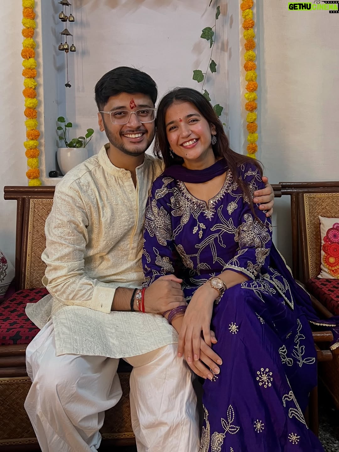 vishakha pandey - 17.2K Likes - Happy Rakshabandhan❤️🫂

Outfit : @madcapbypsofficial 💜

#vishakhapandey #rakshabandhanspecial #rakshabandhan2025 #siblings #bhaibehen