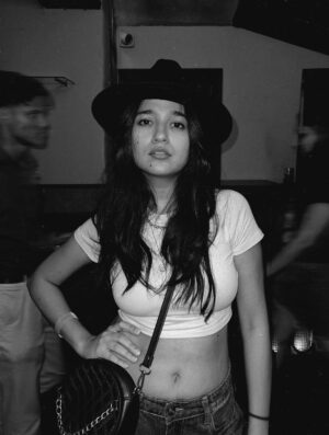 vishakha pandey Instagram - Feel the rhythm of the night!🪩
.
.
.
#vishakhapandey #clubnight #mumbai #party #nightlife #blackandwhite