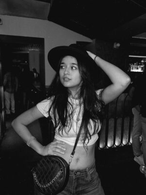 vishakha pandey Instagram - Feel the rhythm of the night!🪩
.
.
.
#vishakhapandey #clubnight #mumbai #party #nightlife #blackandwhite