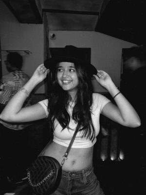vishakha pandey Instagram - Feel the rhythm of the night!🪩
.
.
.
#vishakhapandey #clubnight #mumbai #party #nightlife #blackandwhite