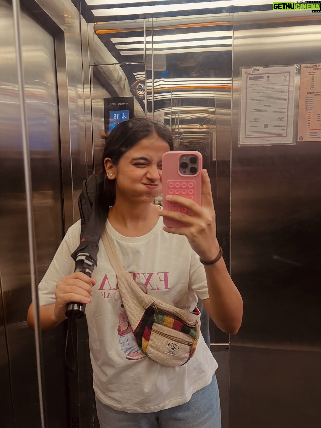 vishakha pandey - 12.4K Likes - One week. So many stories.🌻
.
.
.
#vishakhapandey #photodump #memories #fun #mumbai