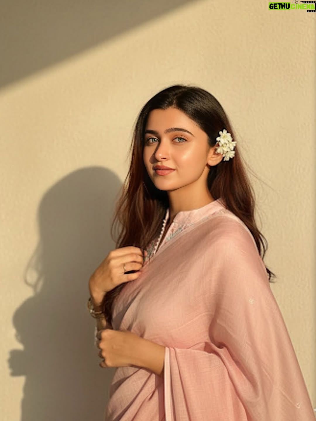 whos himaa - 325.1K Likes - Deewaniyat🕊️💫
Ai geminiii !!! Now i have to try all these looks in real life too<3