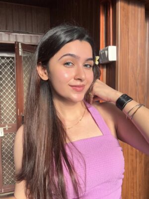 whos himaa Instagram - वो दुनिया भी था तू वो लम्हा भी था तू🌸🕊️