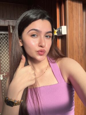 whos himaa Instagram - वो दुनिया भी था तू वो लम्हा भी था तू🌸🕊️