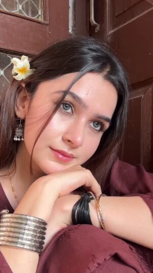 whos himaa Instagram - Avg brahmin genes💁🏻‍♀️❤️