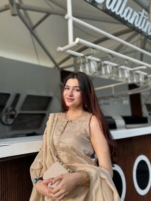whos himaa Instagram - Salaam aaya <3