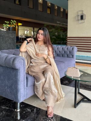 whos himaa Instagram - Salaam aaya <3