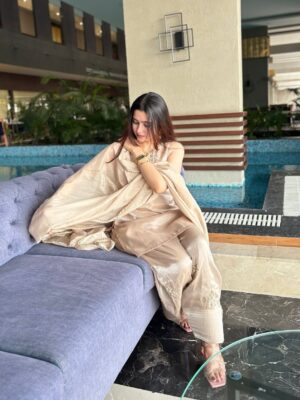 whos himaa Instagram - Salaam aaya <3