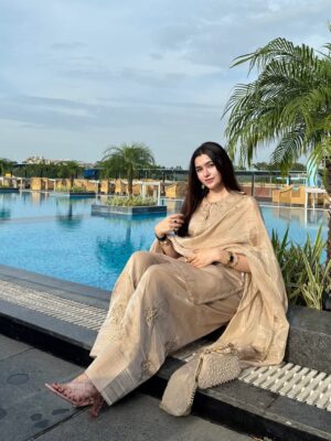 whos himaa Instagram - Salaam aaya <3