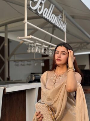 whos himaa Instagram - Salaam aaya <3