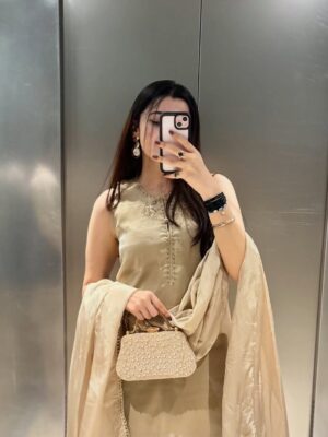 whos himaa Instagram - Salaam aaya <3