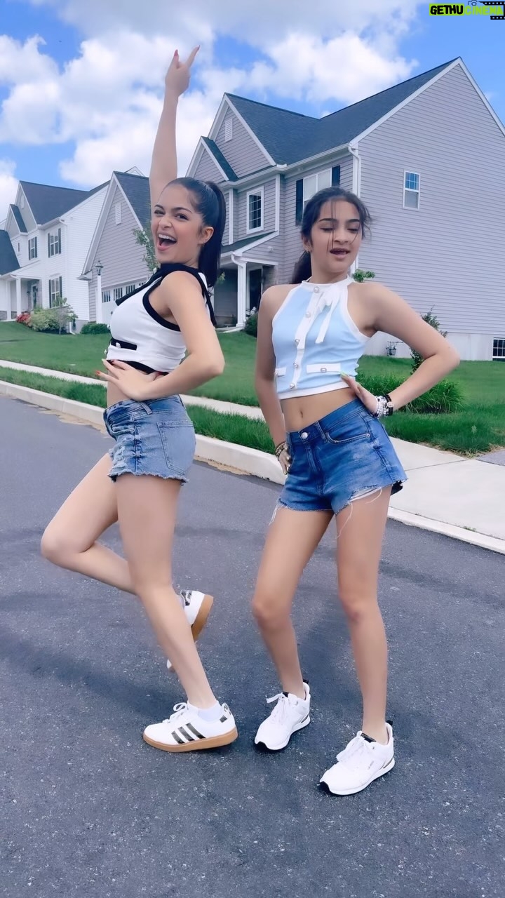 Aadupedia - 10.1K Likes - KOMASAVA ❤️‍🔥❤️‍🔥❤️‍🔥

shot by @iamashimaarora 

#komasava #komasavachallenge #anwita #anwitasundaram #aadupedia #instagram #instagood #explore #dance #afrodance #dancehall