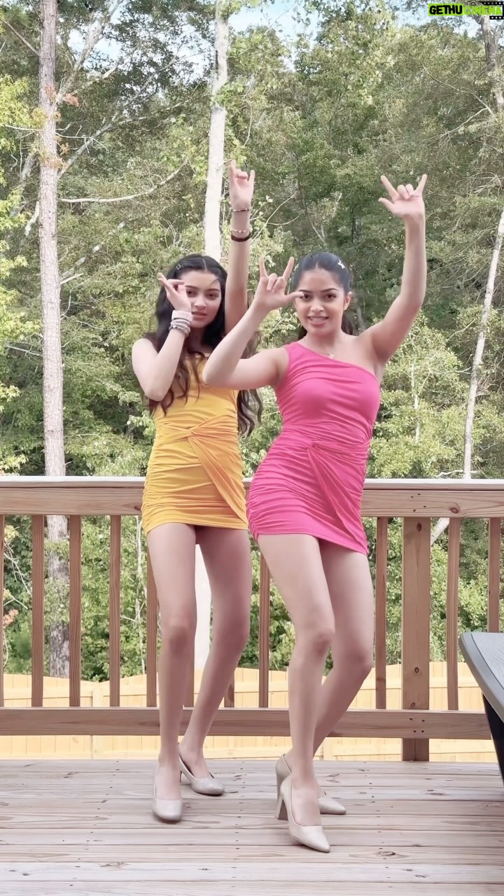 Aadupedia - 13.4K Likes - We are Back 💖💛

#mamushi #anwitaaadya #anwitasundaram #aadupedia #trendingreels #viral #explore #instagram