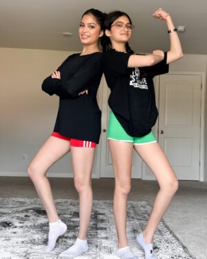 Aadupedia Instagram - Strong Sisters Goals ❤️🧿❤️
Clicked by - @iamashimaarora @ashmaclicks
#sisters #sisterduo #aadupedia #anwitaaadya #anwitasundaram #trending #viral #explore #photooftheday