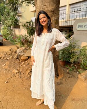 Aahana Kumra Instagram - Eid Mubarak from the @motleyproductions 🎭
Family 🌙🕌🌸🎭❤️😘💫🥰
#motleykieid 
#eidmubarak 
#motleyproduction 
.
.
.
#wearemotley #motley #theatrewalas #theatre #theatrelove #theatrelovers #sheerkurma #biryani