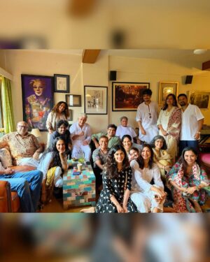 Aahana Kumra Instagram - Eid Mubarak from the @motleyproductions 🎭
Family 🌙🕌🌸🎭❤️😘💫🥰
#motleykieid 
#eidmubarak 
#motleyproduction 
.
.
.
#wearemotley #motley #theatrewalas #theatre #theatrelove #theatrelovers #sheerkurma #biryani