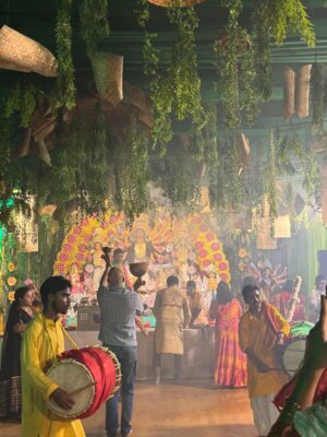 Aakriti Sharma Instagram - Pujo vibes and good times 🙏🙏✨
.
.
.
#happy #durga #asthmi #aakritisharma #festival #vibes #navratri❤️ #jaimatadi❤️