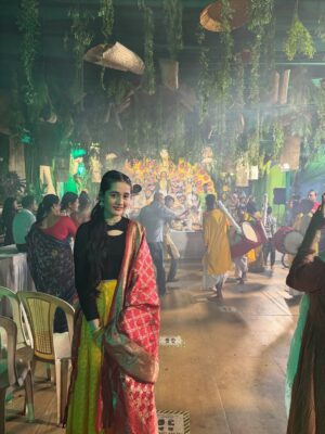 Aakriti Sharma Instagram - Pujo vibes and good times 🙏🙏✨
.
.
.
#happy #durga #asthmi #aakritisharma #festival #vibes #navratri❤️ #jaimatadi❤️