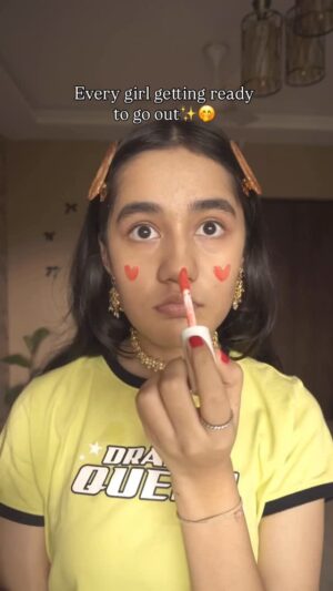 Aakriti Sharma Instagram - A lil dramatic 🎭✨🥰🪬

#reels #aakritisharma #sunday #girls #makeup #grwm #transition