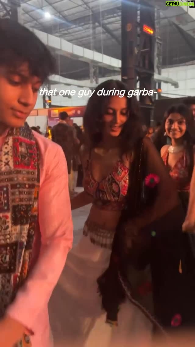 Aanchal Badola - 15.8K Likes - garba ke alawa sab aata hai