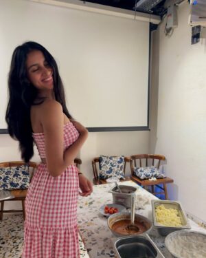 Aanchal Badola Instagram - dressed like a table cloth