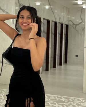 Aanchal Badola Instagram - disappear right after the song
.
.
.
.
.
#elitebynewme #newmegals
2325930