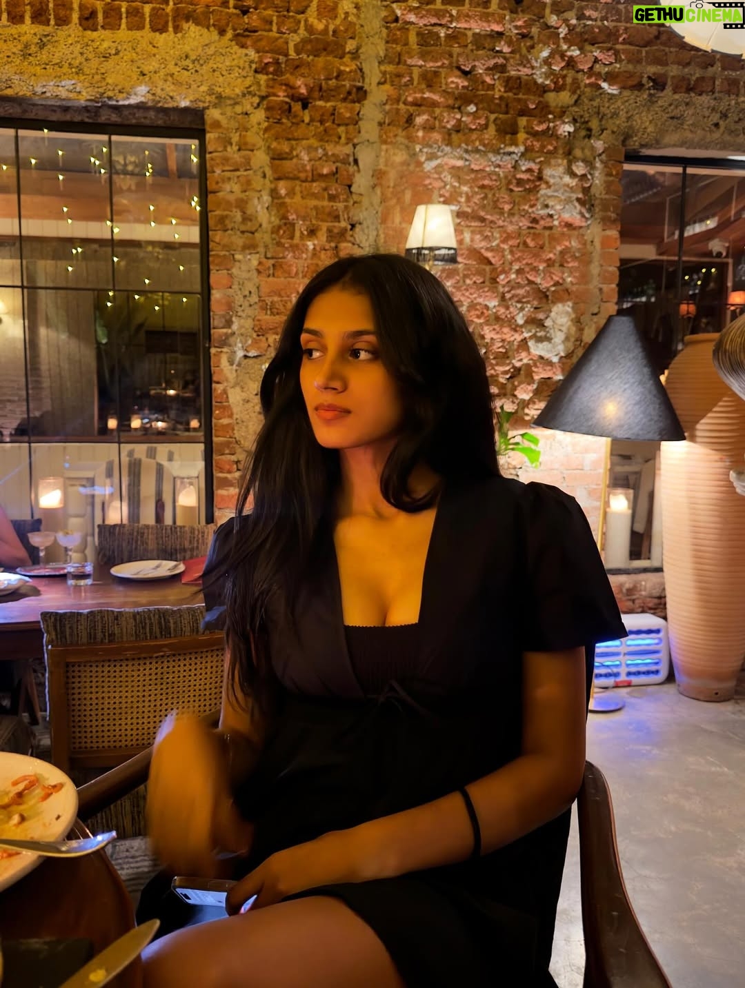 Aanchal Badola - 12.7K Likes - 🍜🍸