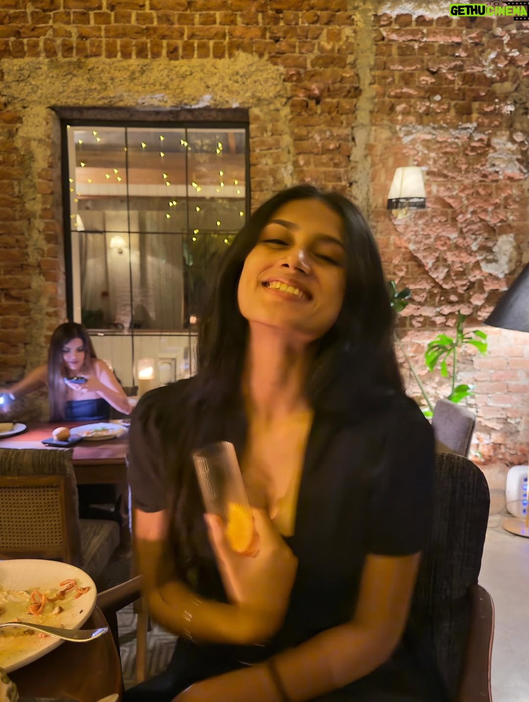 Aanchal Badola - 12.7K Likes - 🍜🍸