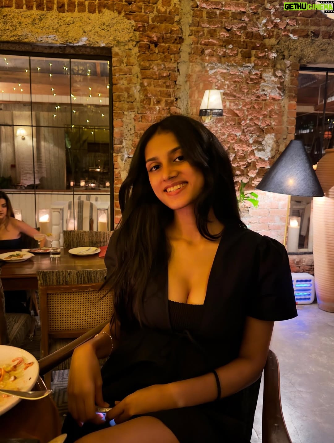 Aanchal Badola - 12.7K Likes - 🍜🍸