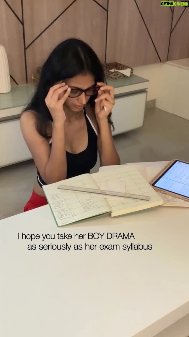Aanchal Badola - 7K Likes - mom ab jaane do mujhe nightout pe