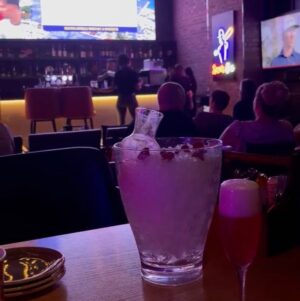 Aanchal Malhotra Instagram - The vibe, the ambiance and most importantly THE FOOD 😋>>>>>>>>>>
.
.
.
.
.
.
.
.
.
.
#dubai #dubaiblogger #traveldubai #dubaitravel #dubailifestyle #dubaifashion #dubaibeauty #dubailife #dubaiparty #eurocup #visitdubai #dubaifood #party #beauty #potd #pictureoftheday #picoftheday #picofday #picofday #dubaibloggers