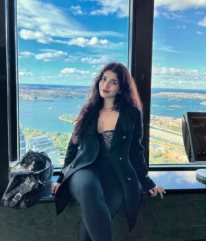 Aanchal Malhotra Instagram - 💙🤍🖤
.
.
.
.
.
.
.
.
#australia #sydney #sydneytower #australia_shotz #exploreaustralia #travelblogger #ootd #traveling #potd #pictureoftheday #pictureofday
