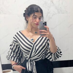 Aanchal Malhotra Instagram - You all made me post this picture at 12 pm on a Monday!! 🥹
.
.
.
.
.
.
.
.
.
.
.
.
.
.
.
.
.
.
.
.
.
#dubai #dubaiblogger #fashionstyle #fashionupdate #dubailifestyle #dubaibloggers #dubaifashion #beauty #potd #pictureoftheday #fashionaesthetic #aesthetic_photos #blackoutfit #elegantfashion #elegantlook