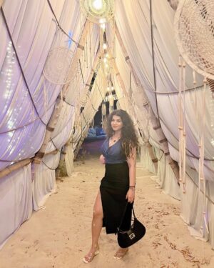 Aanchal Malhotra Instagram - In my element 🤍✨
.
.
.
.
.
.
.
.
.
.
.
.
#dubai #dubailife #dubailifestyle #beachday #dubaimarina #dubaiblogger #dubaifashion #elegantstyle #classyoutfit #outfitinspiration #outfitinspo #beauty #potd #ootn #outfitoftheday #elegantoutfit #chique #uaelife