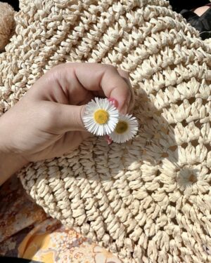 Aanchal Malhotra Instagram - ☀️💛🌼
.
.
.
.
.
.
.
#potd #picoftheday #picofthedays #pictureoftheday #beauty #fashion #dubaifashion #dubaiblogger #ooty #ootytrip #globelletravels #travelgoals #outfitinspo #outfitideas