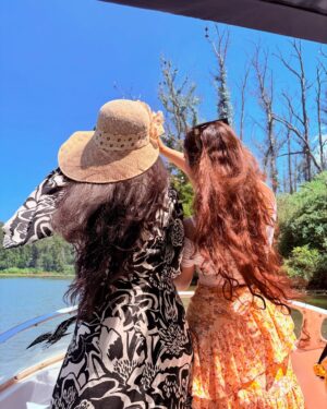 Aanchal Malhotra Instagram - ☀️💛🌼
.
.
.
.
.
.
.
#potd #picoftheday #picofthedays #pictureoftheday #beauty #fashion #dubaifashion #dubaiblogger #ooty #ootytrip #globelletravels #travelgoals #outfitinspo #outfitideas