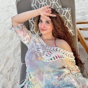 Aanchal Malhotra Instagram - 💖💐🌝🌻🐝🌼🦋💙🐬
.
.
.
.
.
.
.
.
.
#summervibes #beachlife #dubaiblogger #dubaibeach #traveldubai #dubaibloggers #beachvibes #beachvacation #potd #pictureoftheday #pictureofday #beauty #photoofday #elegantfashion #dubaifashion #summervacation #beachgirl