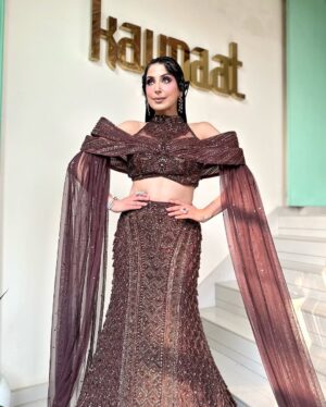 Aanchal Sawhney Mahajan Instagram - THE WEDDING SOIRÉE by Aanchal Sawhney 💫

Designer @kaynaatbyaanchalsawhney 
Make up @valaaribyinnayat 
Jewellery @rohit_ichpilani 

WE DELIVER WORLDWIDE 

#Worldwidedelivery #worldwideshipping #worldwideshipping📦✈️ #worldwideshipping🌎 #onlineshopindo #weddingdress #shipping #shippingonline #fashion #fashiongram #fashiondesigner #designerwear #hautecouture #onlinebusinesses #london🇬🇧 #australiagram #canada🇨🇦 #shopcanada #shopusa #dubaï #dubailuxuryliving #dubaishoppingfestival #dubaishoppingonline