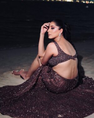 Aanchal Sawhney Mahajan Instagram - Stealing the spotlight under the city lights ..

THE WEDDING SOIRÉE by Aanchal Sawhney 💫

Designer @kaynaatbyaanchalsawhney 
Beautiful make up by @manal_sleman_makeup from Dubai 
Shot by @atyfaliphotography 

WE DELIVER WORLDWIDE 

#Worldwidedelivery #worldwideshipping #worldwideshipping📦✈️ #worldwideshipping🌎 #onlineshopindo #weddingdress #shipping #shippingonline #fashion #fashiongram #fashiondesigner #designerwear #hautecouture #onlinebusinesses #london🇬🇧 #australiagram #canada🇨🇦 #shopcanada #shopusa #dubaishop #dubaishoppingfestival #dubaionlineshopping #dubaï