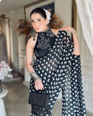Aanchal Sawhney Mahajan Instagram - Festivities around the corner ✨💫🎉🎉

www.aanchalsawhney.com 

WE DELIVER WORLDWIDE

#Worldwidedelivery #worldwideshipping #worldwideshipping📦✈️ #worldwideshipping🌎 #onlineshopindo #weddingdress #shipping #shippingonline #fashion #fashiongram #fashiondesigner #designerwear #hautecouture #onlinebusinesses #london🇬🇧 #australiagram #canada🇨🇦 #shopcanada #shopusa #dubaï #dubailuxuryliving #dubaishoppingfestival #dubaishoppingonline
