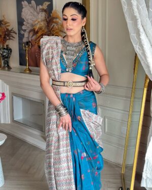 Aanchal Sawhney Mahajan Instagram - Festivities around the corner ✨💫🎉🎉

www.aanchalsawhney.com 

WE DELIVER WORLDWIDE

#Worldwidedelivery #worldwideshipping #worldwideshipping📦✈️ #worldwideshipping🌎 #onlineshopindo #weddingdress #shipping #shippingonline #fashion #fashiongram #fashiondesigner #designerwear #hautecouture #onlinebusinesses #london🇬🇧 #australiagram #canada🇨🇦 #shopcanada #shopusa #dubaï #dubailuxuryliving #dubaishoppingfestival #dubaishoppingonline