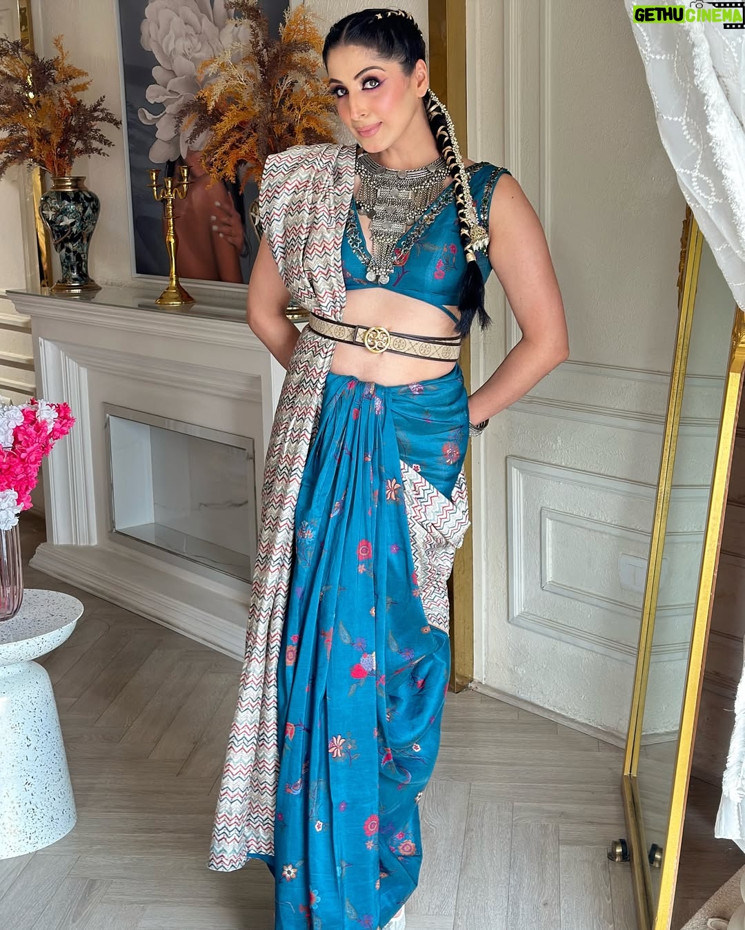 Aanchal Sawhney Mahajan - 3 Likes - Festivities around the corner ✨💫🎉🎉

www.aanchalsawhney.com 

WE DELIVER WORLDWIDE

#Worldwidedelivery #worldwideshipping #worldwideshipping📦✈️ #worldwideshipping🌎 #onlineshopindo #weddingdress #shipping #shippingonline #fashion #fashiongram #fashiondesigner #designerwear #hautecouture #onlinebusinesses #london🇬🇧 #australiagram #canada🇨🇦 #shopcanada #shopusa #dubaï #dubailuxuryliving #dubaishoppingfestival #dubaishoppingonline