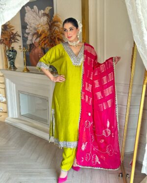 Aanchal Sawhney Mahajan Instagram - Festivities around the corner ✨💫🎉🎉

www.aanchalsawhney.com 

WE DELIVER WORLDWIDE

#Worldwidedelivery #worldwideshipping #worldwideshipping📦✈️ #worldwideshipping🌎 #onlineshopindo #weddingdress #shipping #shippingonline #fashion #fashiongram #fashiondesigner #designerwear #hautecouture #onlinebusinesses #london🇬🇧 #australiagram #canada🇨🇦 #shopcanada #shopusa #dubaï #dubailuxuryliving #dubaishoppingfestival #dubaishoppingonline